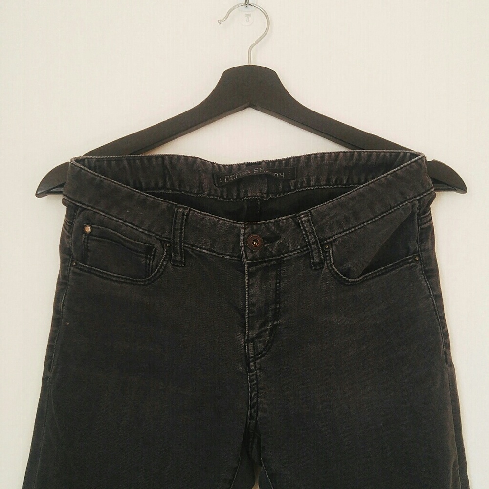 Washed gray skinny jeans